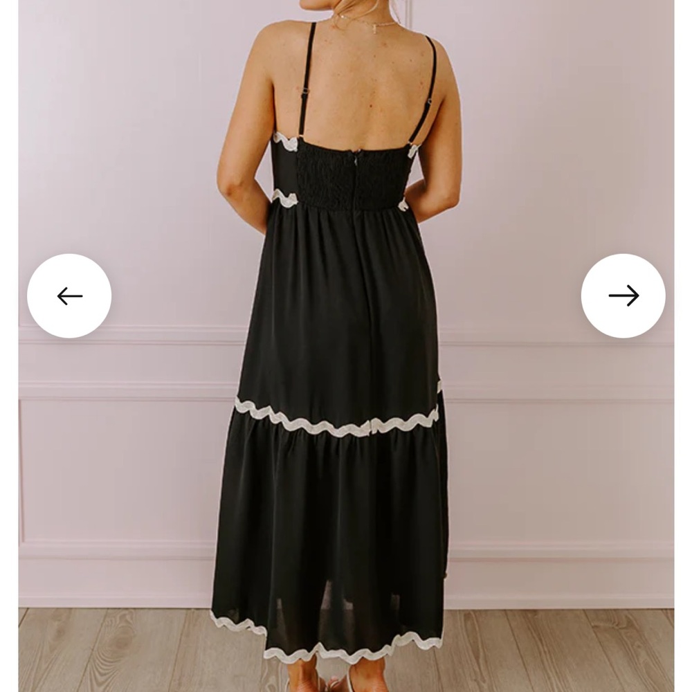 Black impressions scalloped maxi dress size small - Picture 4 of 5
